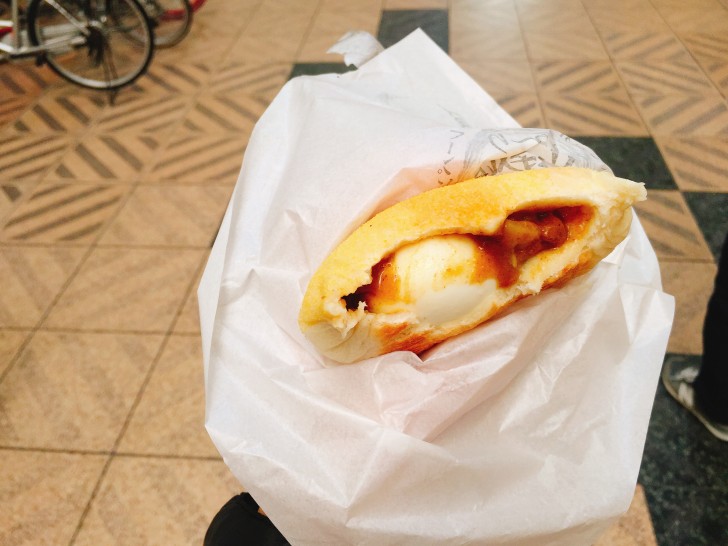 とろ～り半熟卵のカレーパン