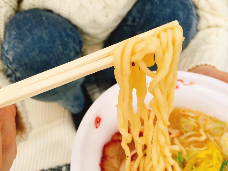 濃厚鶏白湯味噌~炙り焼豚盛り~ 麺